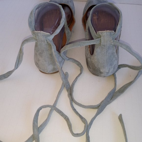 STEVE MADDEN "Bebett" Sz 7 Lace-up Ballet Flat Soft Gray Suede - Picture 6 of 9